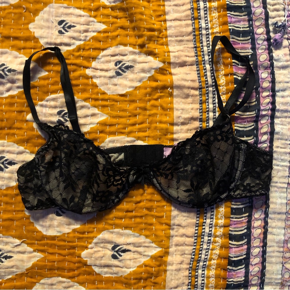 Unlined Black and Cream 36C Lace Bra!
